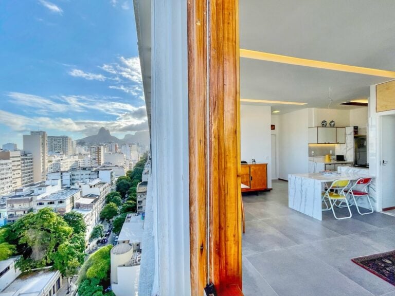 Quem Compra Imóveis no Rio de Janeiro? O Relatório do Comprador Estrangeiro 2026