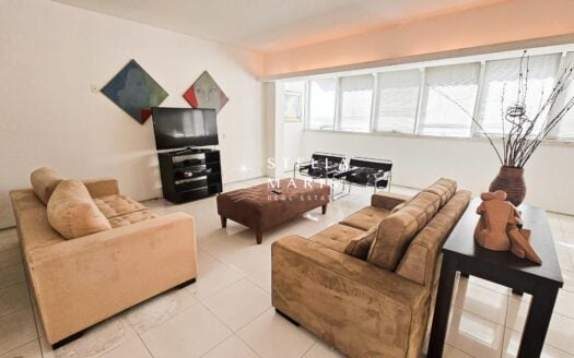 Penthouse en duplex clé en main à Ipanema – salon à l'étage supérieur