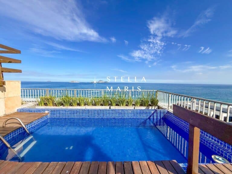Ático en venta en el bloque de la playa de Leblon: 385 m², piscina en la azotea y vista al mar