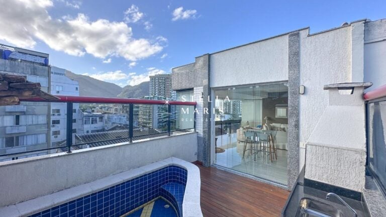 Se vende ático dúplex renovado en Leblon con vista a la laguna y piscina, de 189 m²