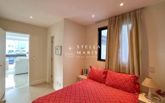 Penthouse en duplex rénové à vendre à Leblon, avec vue sur le lagon et piscine, 189 m²