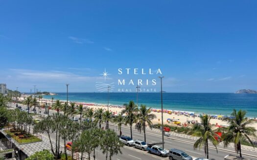 Vieira Souto apartment with pool – frontal view of Ipanema beach