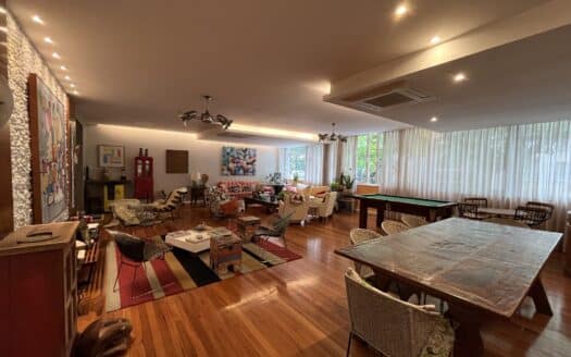 Apartment on Rua Joaquim Nabuco – living and dining room