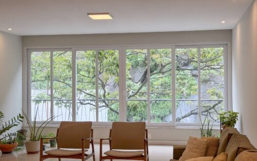 Renovated 3-Bedroom Apartment for Sale in Copacabana, 154 m²